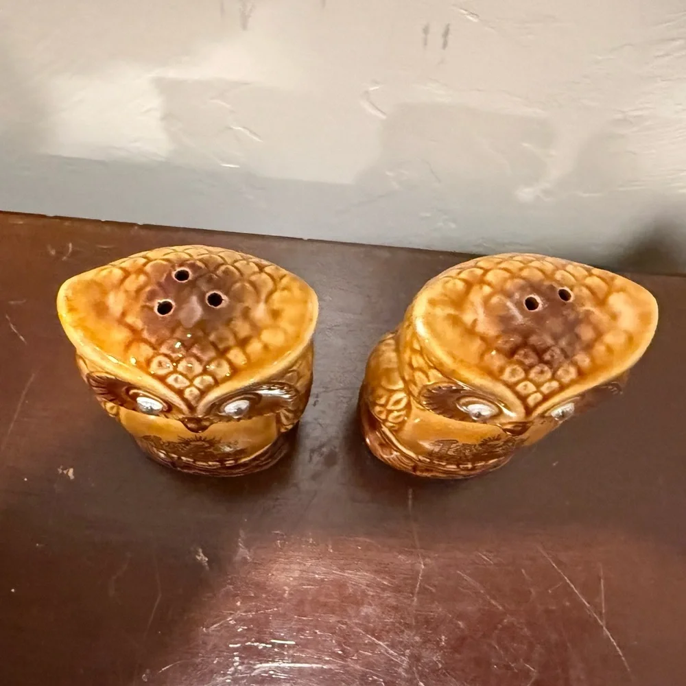 Vintage Owl Salt and Pepper Shakers Brown Ceramic‎ moving eyes made in Japan